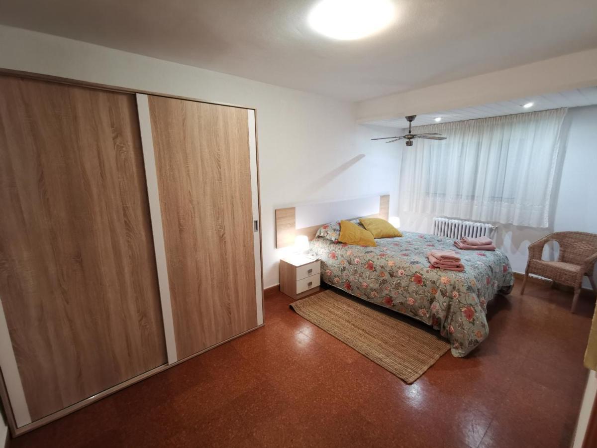Comoda Vivienda En Huesca Exterior photo
